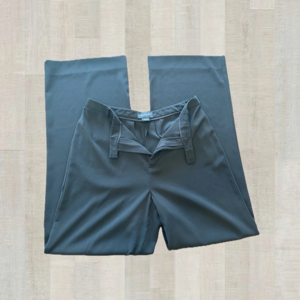 Banana Republic Women’s size 8 Pants - Picture 3 of 4